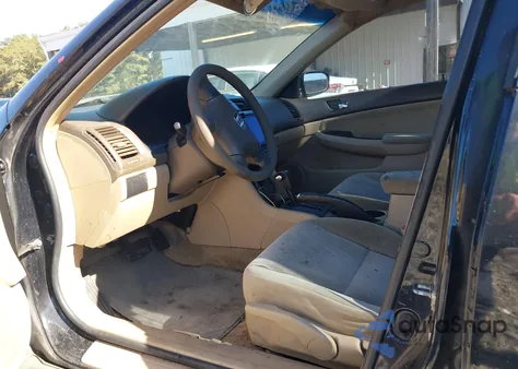 2004 Honda Accord 2.4 Lx z USA, uszkodzony, nr VIN 1HGCM56364A012400